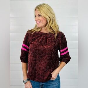 Voy Floral Patterned Maroon velvet top with puff sleeves Size small